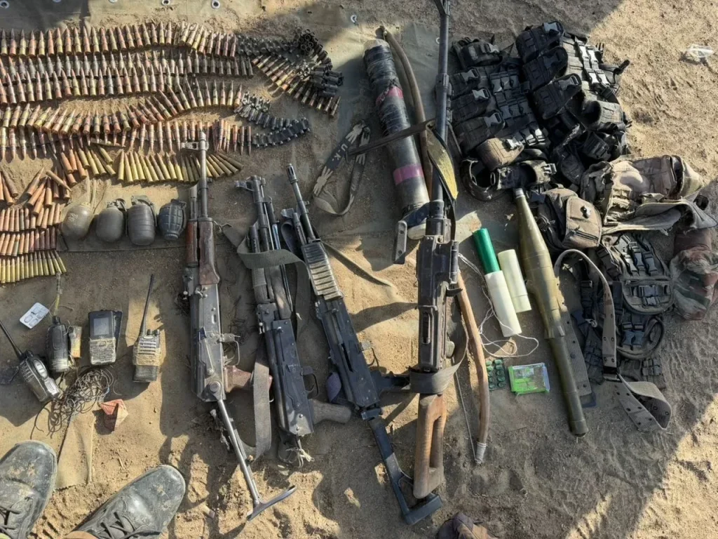(DR)