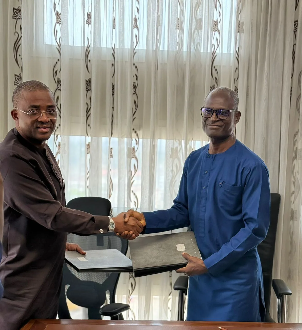 Cameroon: CNPS and Innovendi partner to finance the transformation of the Port of Douala into a Smart Port