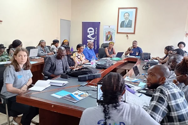 Cameroon: an organization tackles social behaviors that hinder the vaccination program