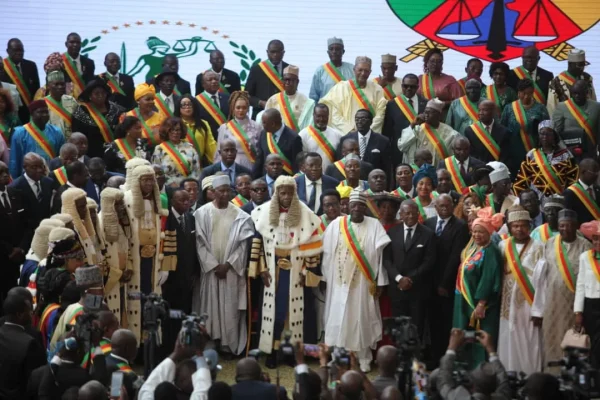 Cameroon: parliament convened in congress to amend the Constitution