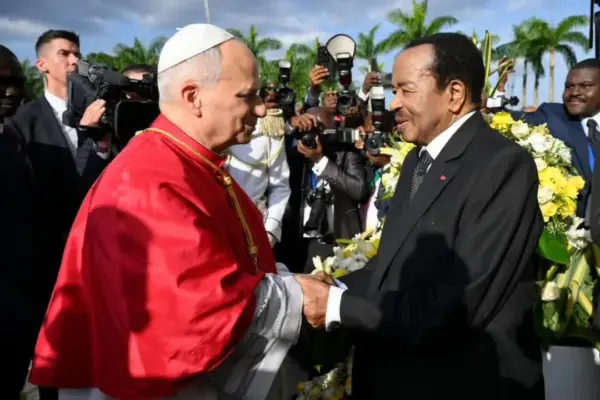 Pope Leo XIV preaches for the return of authentic peace in Cameroon