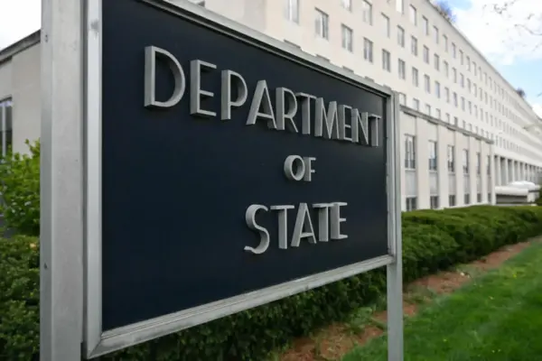 Le département d&rsquo;Etat américain exhorte les Américains à quitter l&rsquo;Iran après la réouverture de son espace aérien