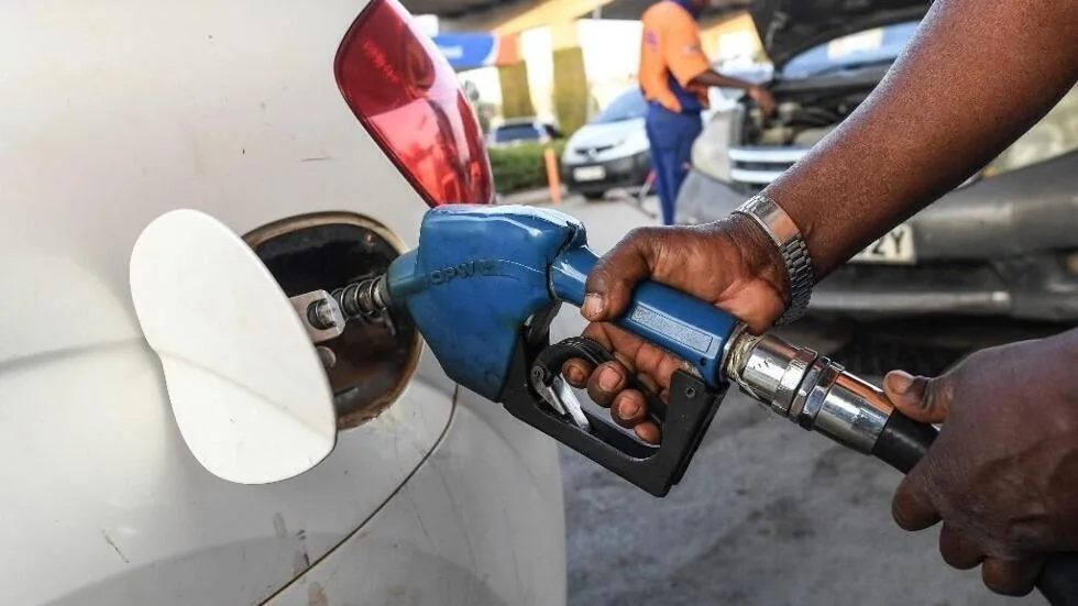 Fuels: the State caught between explosive subsidies and social anger