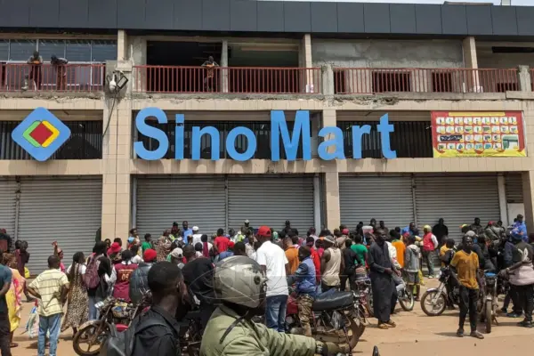 Cameroon/ violence against employee: Minister Grégoire Owona at Sino Mart supermarket